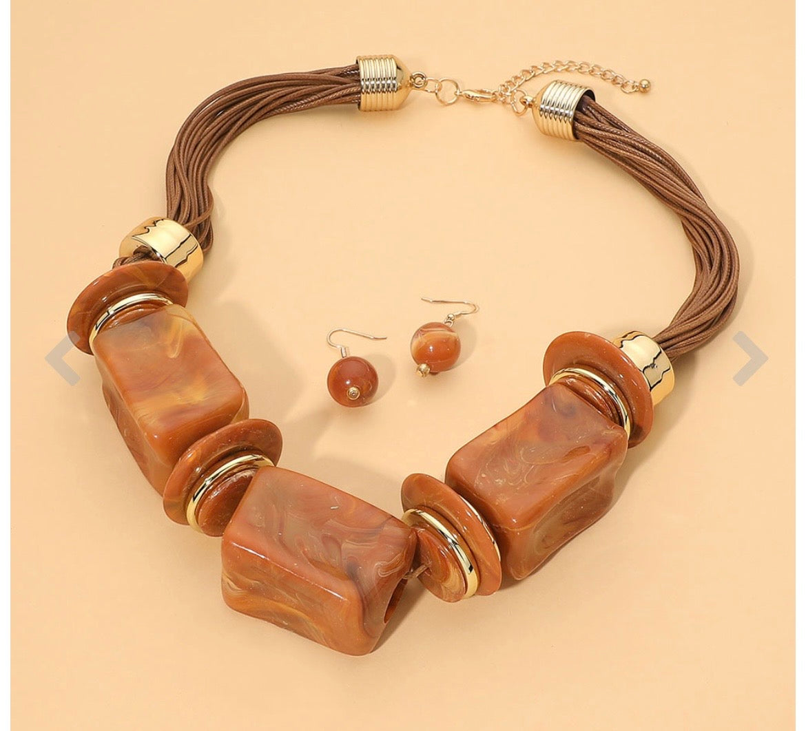 Ooh My Caramel Necklace Set