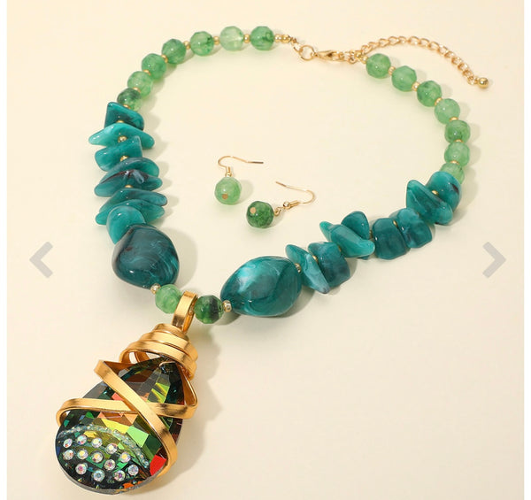 Blinging Green Necklace